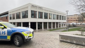 16-årig Eskilstunakille häktad – misstänks för våldtäkt mot barn • Ovanligt att häkta tonåringar: "Föreligger synnerliga skäl"