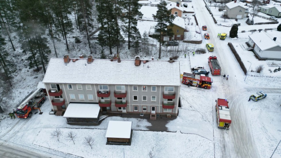 Under lördagsmorgonen bröt en brand ut i en lägenhet i Österbymo.