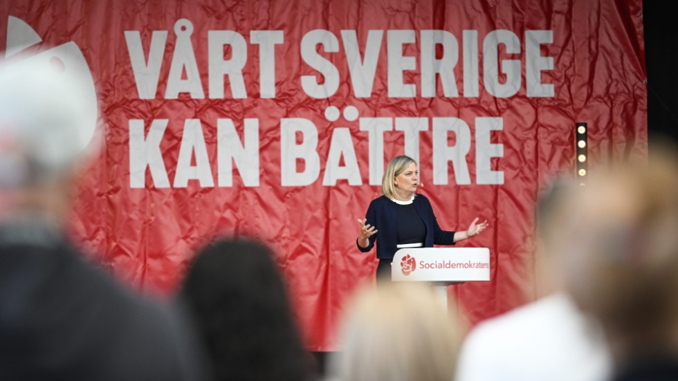 Här ses Magdalena Andersson valkampanja i Hågelbyparken i Botkyrka, en vecka före valet i höstas. Det är bra att hon nu återvänder till Botkyrka för att vända på de lokala partistenarna.
