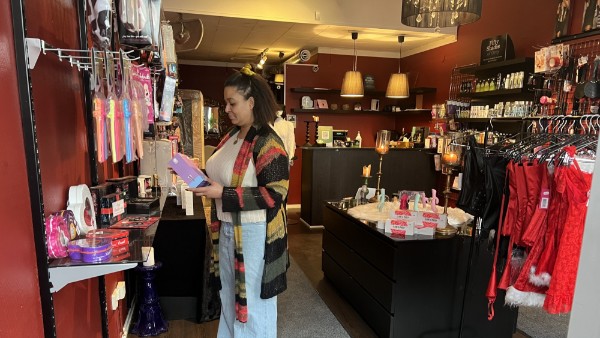 Jinsiy aloqadan oldin erotik filmlarni tomosha qilishim kerakmi?