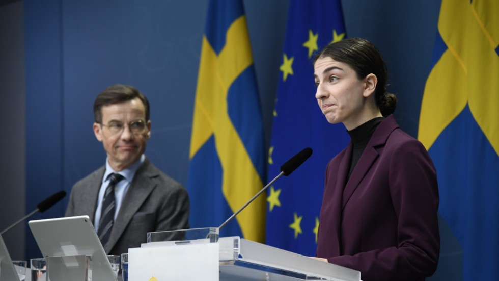 Ulf Kristersson och Romina Pourmokhtari presenterade lagförslag om kärnkraft och tankar om vad majoritet betyder för innehållet i politiken.
