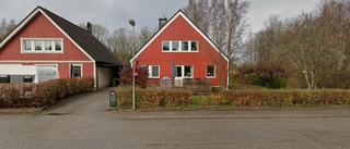 154 kvadratmeter stort kedjehus i Skogstorp sålt till nya ägare