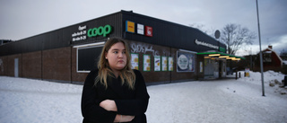 Sanna, 21, efter mordet utanför affären: "Jag vågar inte bo kvar"