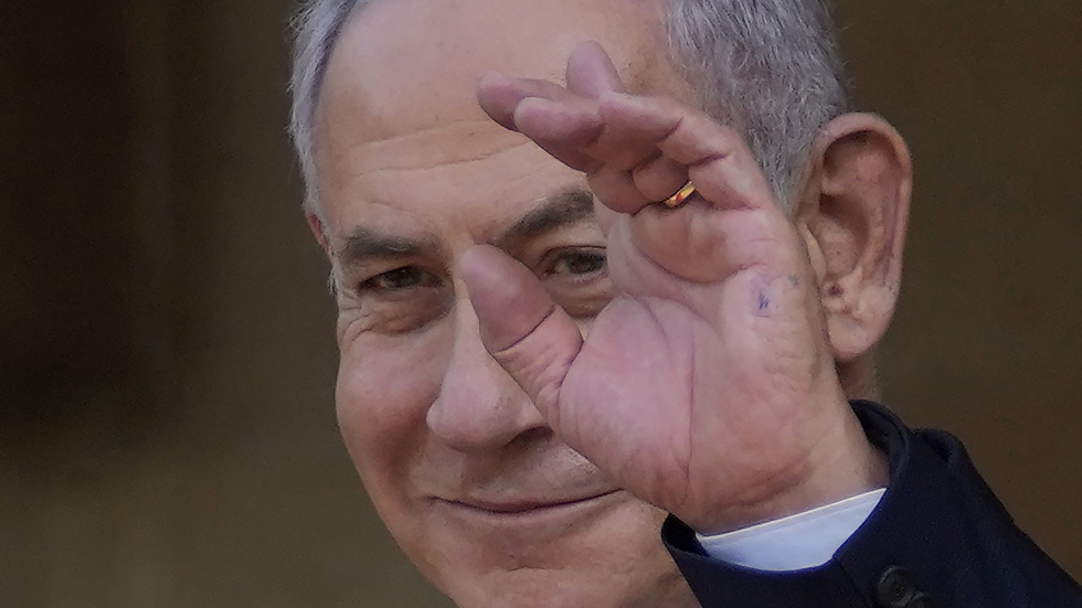 "Bibi" Netanyahu – en politisk överlevare. Bild tagen vid ett besök i Cypern i september.