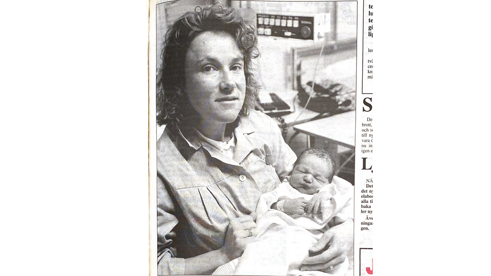 Årets förstfödde 1994, Viktor Norén med mamma Gunilla Norén.