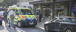 Buss i krock i centrala Stockholm – sex personer till sjukhus