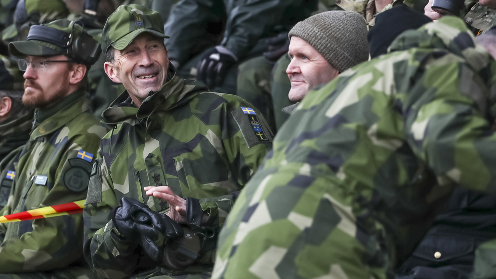 Micael Bydén besökte nyligen markstridsskolan i Kvarn strax utanför Motala. Tillsammans med 1400 officerselever såg ÖB på en uppvisning av arméns olika vapensystem. 