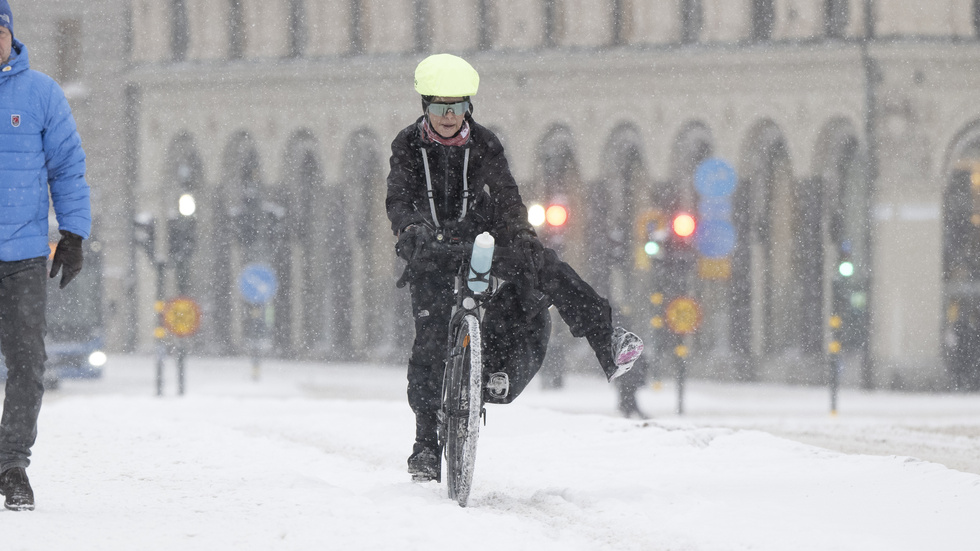 Många olyckor och avåkningar i snökaoset