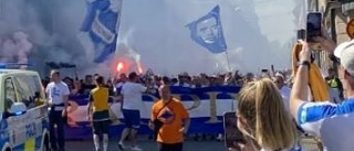 IFK-supporter släppte banger bland poliser