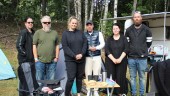 Livet på folkracecampingen: "Alla hjälper verkligen varandra här" • Gösta fick racingbilen i 60-årspresent