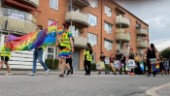BILDEXTRA: Pridetåget tillbaka i Finspång med 200 deltagare • Arrangören: "Det här behövs"