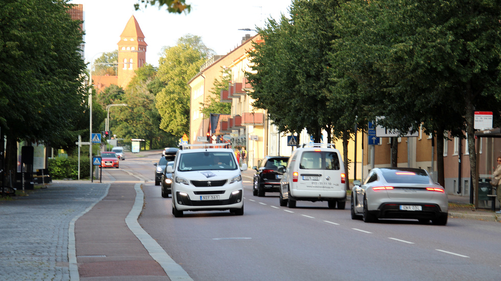 Många använder Östgötagatan för att spara några minuter, skriver en boende.