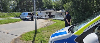 Skotthål och detonation på restaurang i Åby