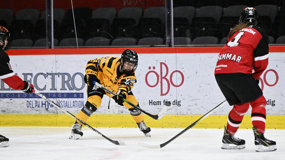 Nicoline Søndergaard Jensen was the match-winner when Skellefteå AIK claimed their first-ever victory in the SDHL.