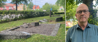 Andra gången bil kraschar på kyrkogården i Strängnäs