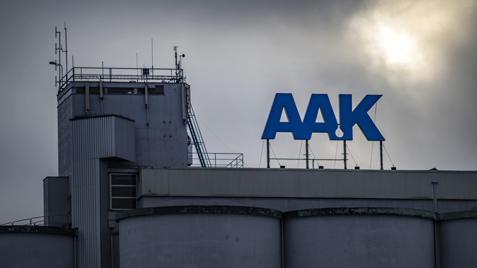AAK:s fabrik i hamnen i Karlshamn i mars 2024.