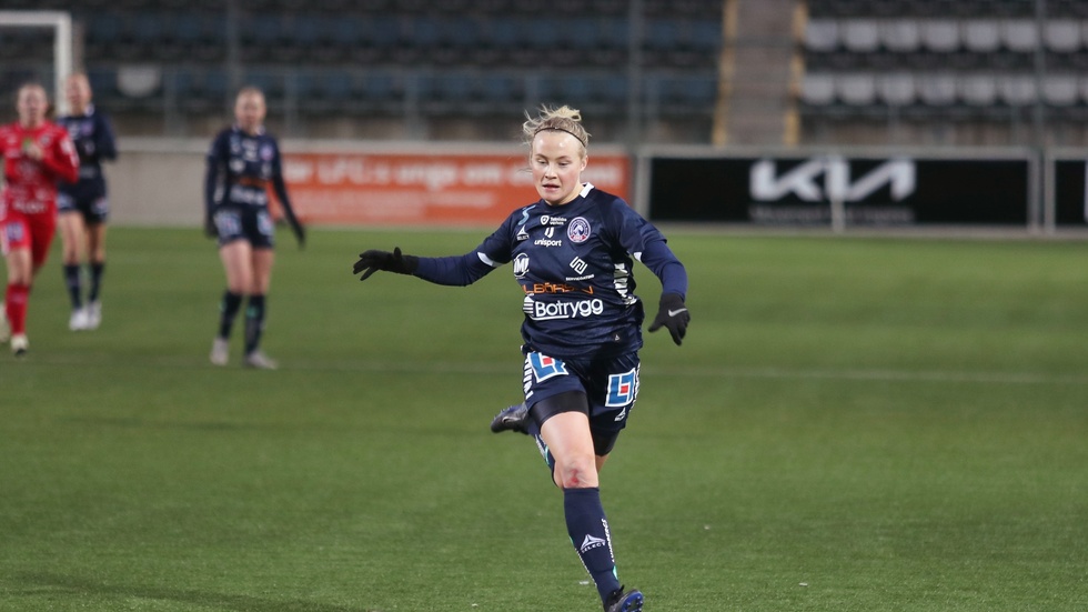 Tyra Andersson gjorde två mål för LFC mot moderklubben Vimmerby.