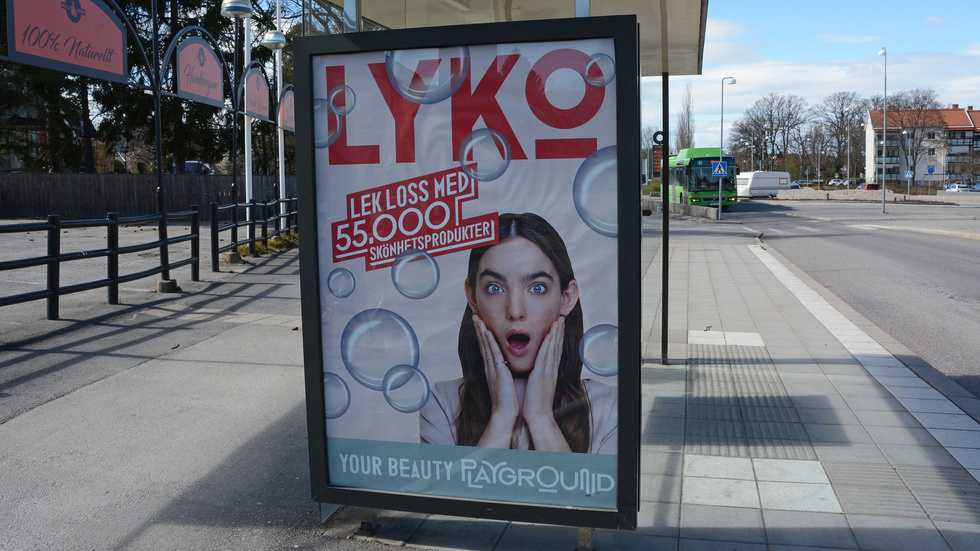Reklam för Lyko på Västeråsvägen i Eskilstuna.
