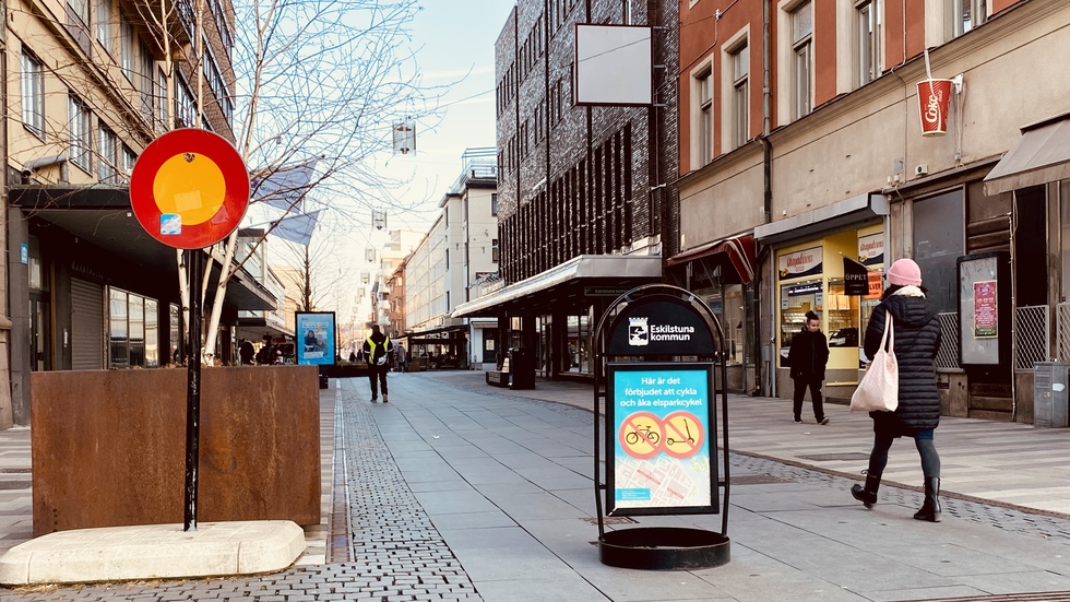MP i Eskilstuna vill tillåta cykeltrafik på "gågatan" i centrala Eskilstuna. Dålig idé, tycker skribenten.