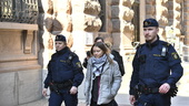 Thunberg förhörd av polis vid protest