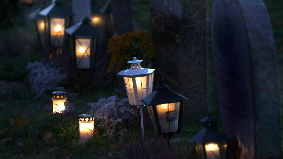 TV Alla helgons dag se de vackra ljusen på kyrkogården