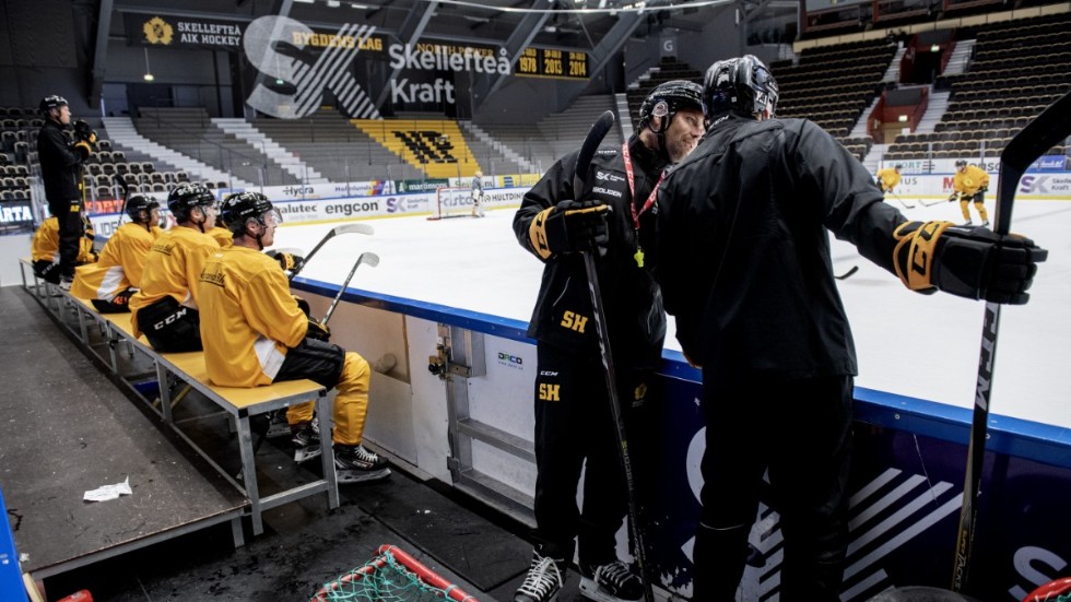 Under tisdagskvällen gick Skellefteå AIK på is för första gången sedan den avbrutna SHL-säsongen i mars.