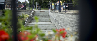 Tonåringar åtalas för att ha rånat 18-åring