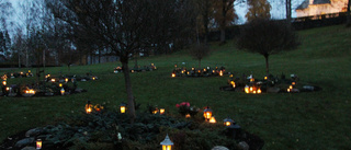 Tusentals ljus på Risinge kyrkogård