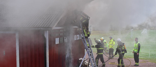 Omfattande brand i klubbhus – misstänks vara anlagd