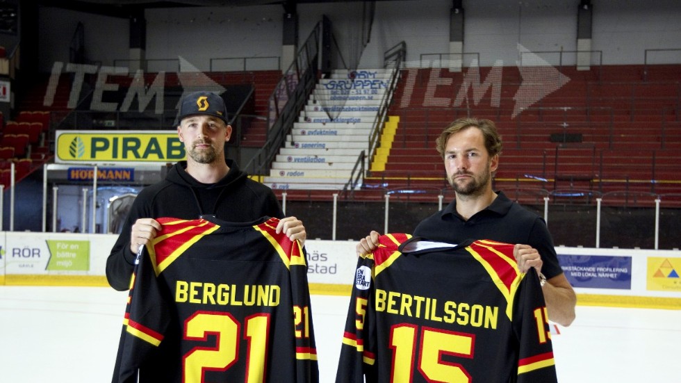 Patrik Berglund och Simon Bertilsson kunde bli Brynässpelare tack var fansens swishkampanj. Arkivbild.