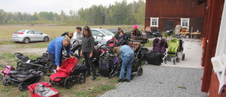 1300 barnvagnar på väg till Moria — från Skokloster