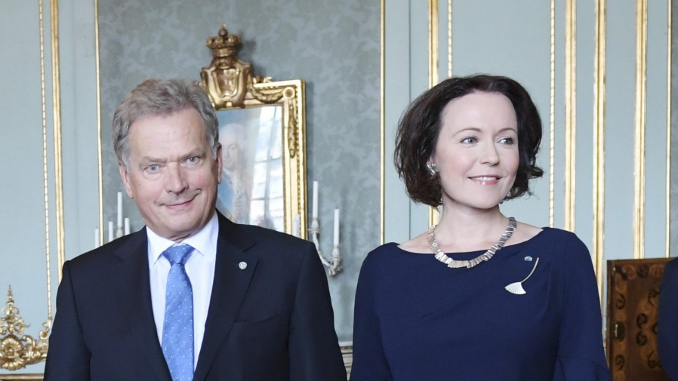 Sauli Niinistö med hustrun Haukio under en lunch på slottet i Stockholm 2017.