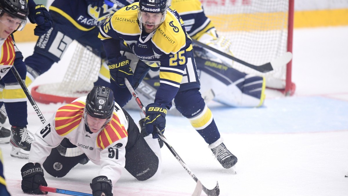 SHLklubbar sänker löner