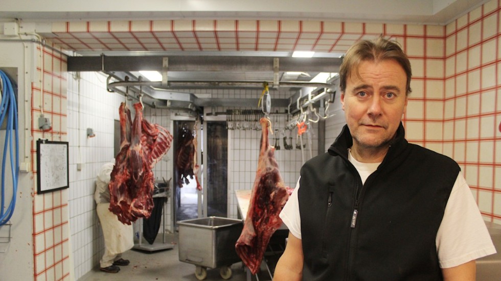 Ägarna av Dackebygdens kött har haft butiken i Virserum stängd sedan i april, som en följd av corona. "Nu ser vi fram emot att kunna öppna igen", säger ägaren Robert Litzén. 