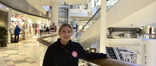 Värdar på plats i galleriorna – ska skapa säker shoppingmiljö