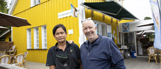 Paret var fast utomlands – nu öppnar de sin restaurang