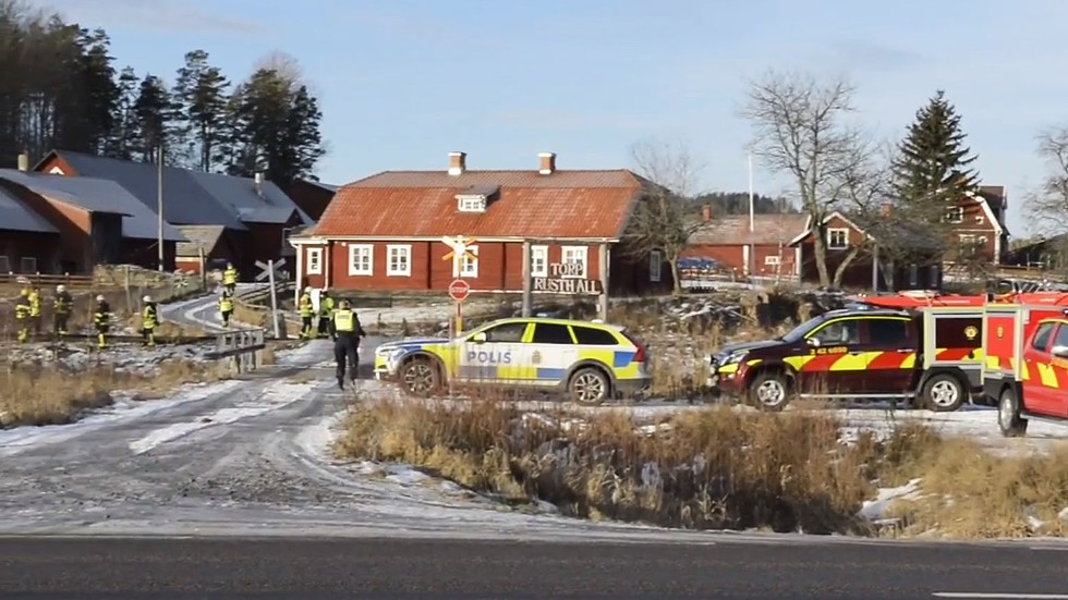 Här vid övergången vid Torps Gård utanför KIsa inträffade en dödsolycka i januari i år. Nästa år blir det ljudsignal och bättre sikt nästa år enligt Trafikverkets åtgärdsplan.  