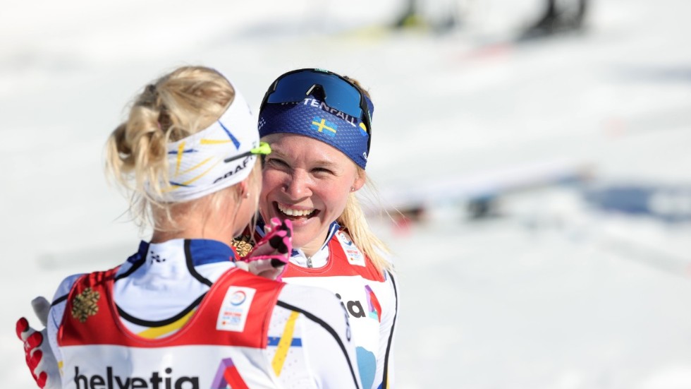 Jonna Sundling och Maja Dahlqvist vann VM-guld i teamsprint förra säsongen. Arkivbild.