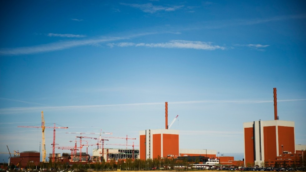 Det finländska kärnkraftverket Olkiluoto vid bygget av reaktor 3 år 2008. Nu har reaktorn startat. Arkivbild.