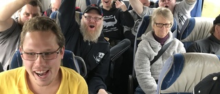 TV: Här hejar Dackesupportrarna på sitt lag i bussen • Är på väg mot den avgörande SM-finalen i Eskilstuna