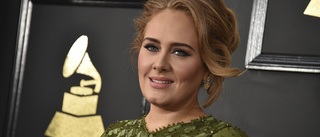 Adele slår Ariana Grandes rekord