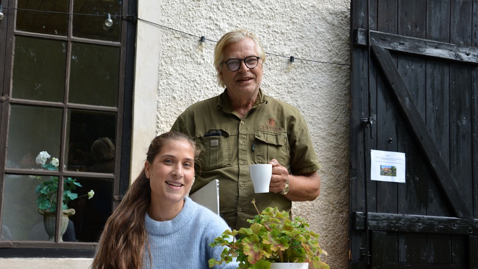 Isabelle och Henri Bergstrand förvaltar fabriken i Edsbruk. Idag driver Isabelle kafé, vandrarhem och konsthall i lokalerna. De har märkt hur intresset ökat för varje år som går. "Utlandssemestrarna har minskat: istället vill man hitta kulturellt udda objekt. Det kommer fler och fler yngre besökare", berättar Isabelle. 