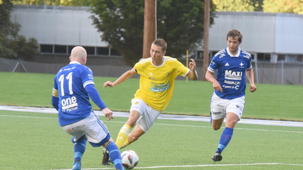 Daniel Malmström Arnesson gjorde mål för Kisa som tappade 2-0 till 2-2 och därmed viktiga poäng i toppstriden.