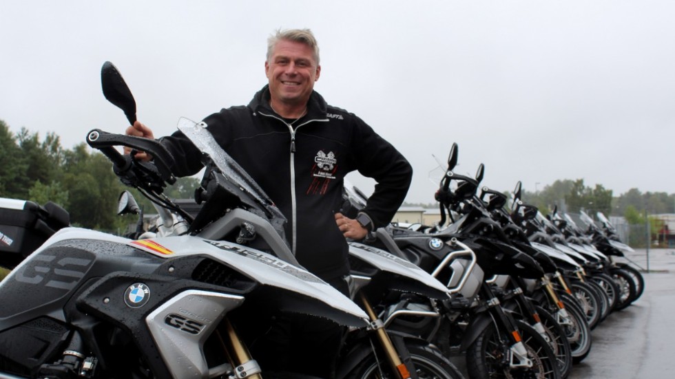 Lasse Carlbark driver motorcykelaffär i Kumla. För sex år sedan kläckte han idén om att arrangera motorcykelresor på vintern i Spanien. 