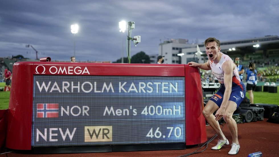 Hemmalöparen Karsten Warholm slog världsrekord på 400 meter häck på Bislett.