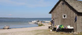 Besök mysiga Baju fiskeläge på östra Gotland