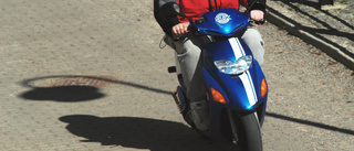 Moped beslagtogs för fortkörande yngling