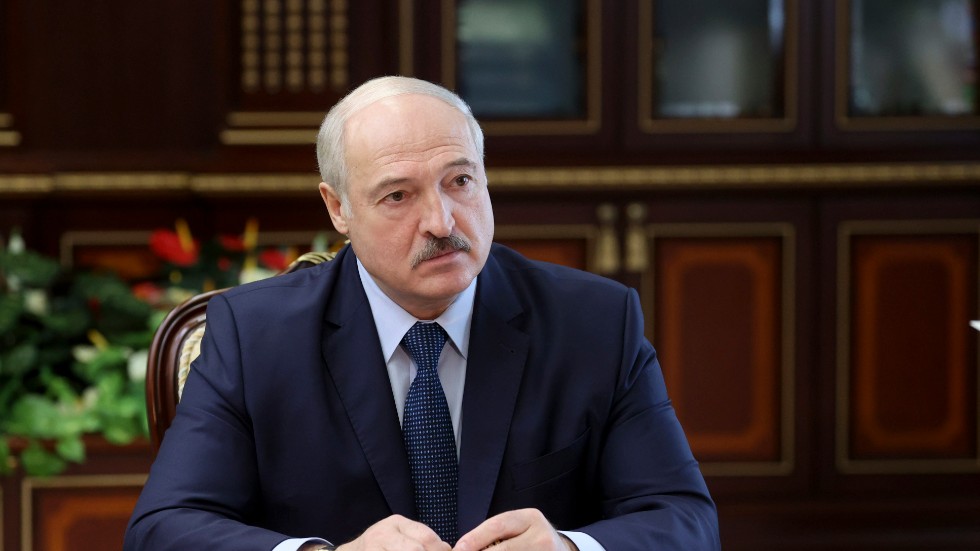 Belarus självutnämnde president Aleksandr Lukasjenkos flygkapning och kidnappning i söndags får inte passera ostraffat.