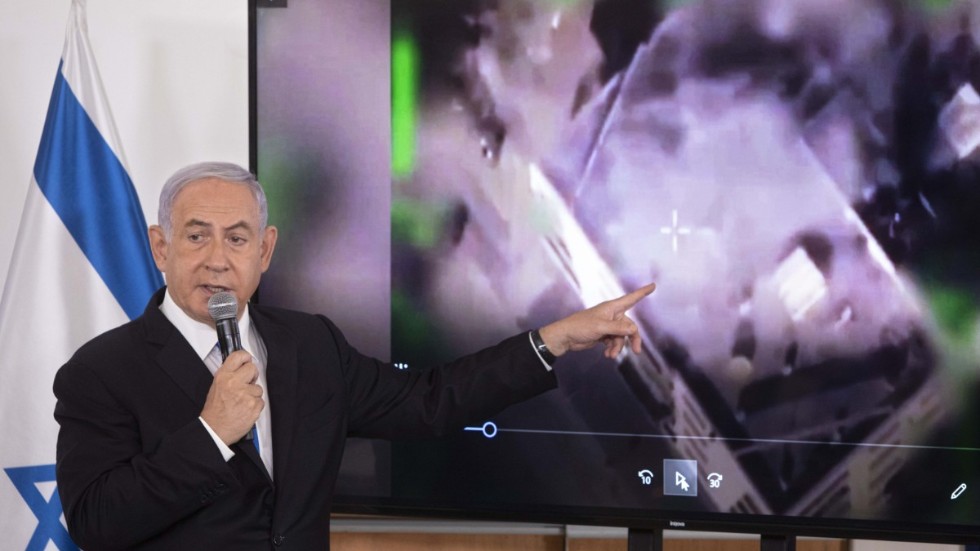 Israels premiärminister Benjamin Netanyahu under en presskonferens i Tel Aviv i onsdags.