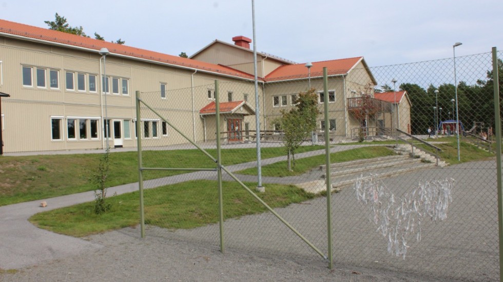 Ljungbergaskolan i Västervik byggdes 2015 och hotas redan av nedläggning. Ett fruktansvärt slöseri, tycker skribenten som menar att besparingskraven inom skolan skapar otrygghet och röra bland elever och personal.